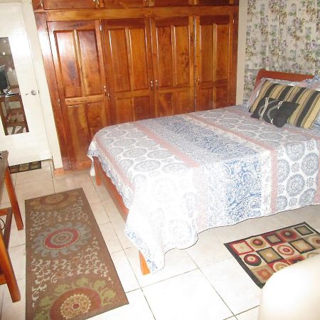 The Residence Portmore Apartments מראה חיצוני תמונה