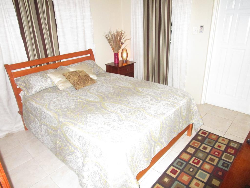 The Residence Portmore Apartments מראה חיצוני תמונה