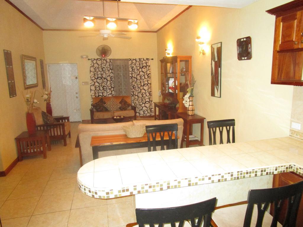 The Residence Portmore Apartments מראה חיצוני תמונה