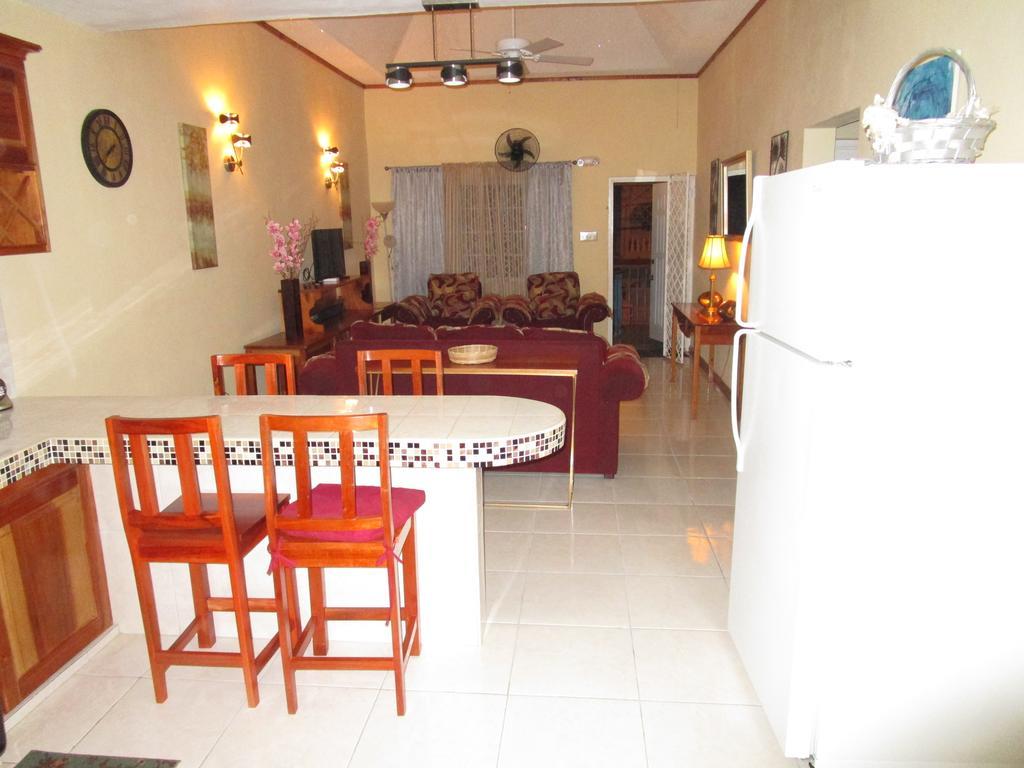 The Residence Portmore Apartments מראה חיצוני תמונה