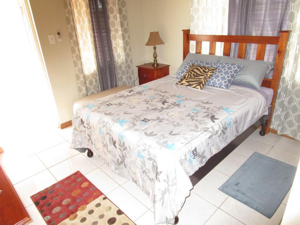 The Residence Portmore Apartments מראה חיצוני תמונה