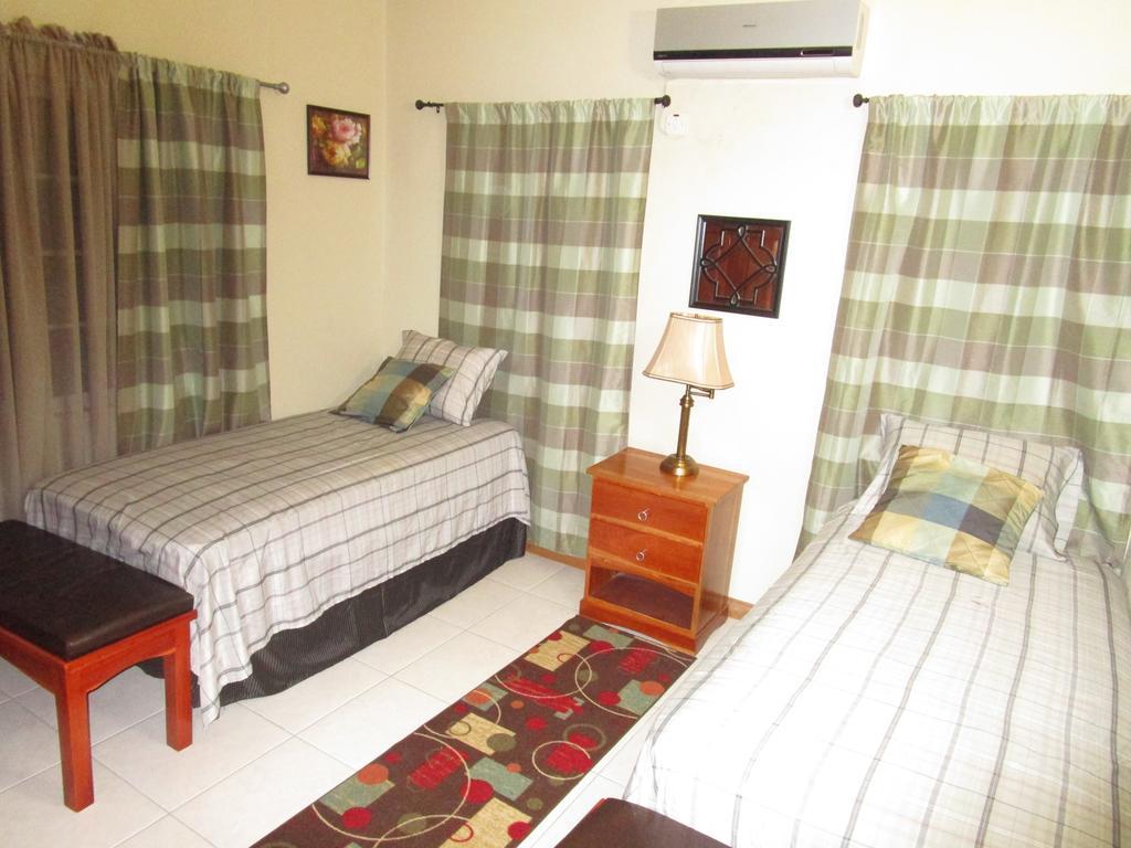 The Residence Portmore Apartments מראה חיצוני תמונה
