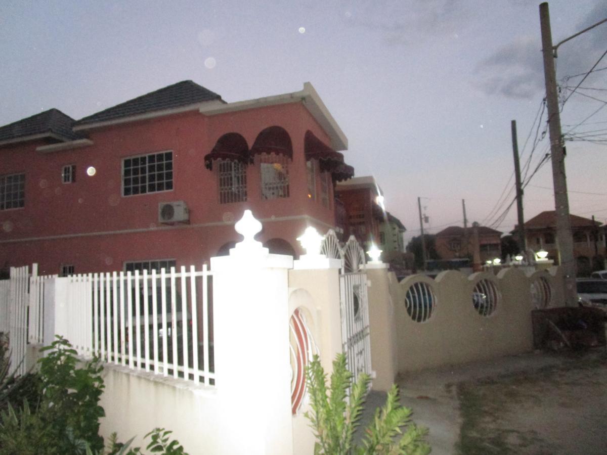 The Residence Portmore Apartments מראה חיצוני תמונה